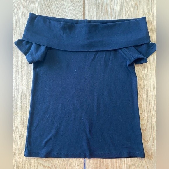 Banana Republic Black Of the Shoulder T-Shirt - Picture 4 of 5